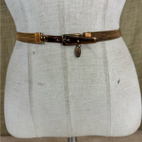Vintage 1980’s women’s designer Motion East metal stretch belts S-M 30-34 inch - Picture 6 of 12
